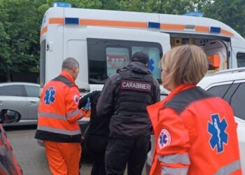 O femeie, salvată de carabinieri. I-au acordat primul ajutor medical