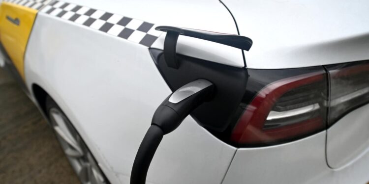 В Молдове число электромобилей утроилось за год