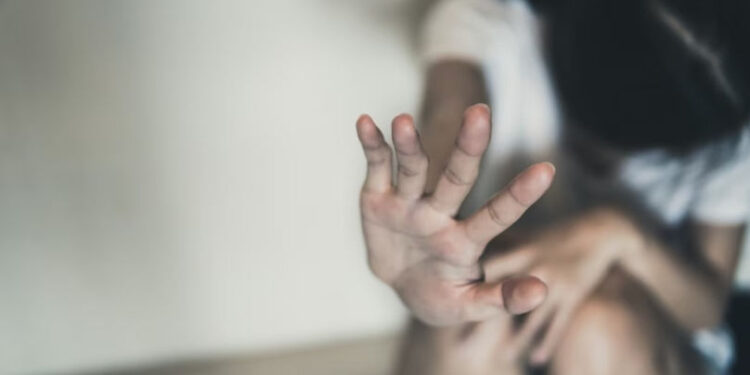 Sentință de 10 ani pentru un bărbat din Cantemir: Și-a violat fiica minoră cu retard mintal, a fugit din țară dar a fost prins