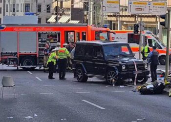 В Штутгарте Gelandewagen въехал в толпу людей, пострадали восемь человек