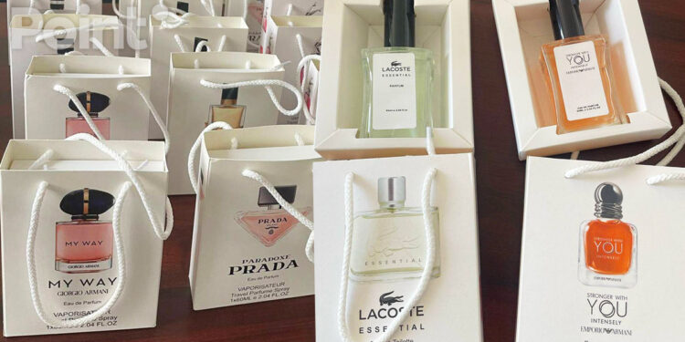 Parfumuri nedeclarate, depistate într-un Volvo la Briceni