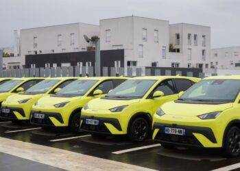 Китайские электромобили впервые продаются в Европе лучше, чем Tesla