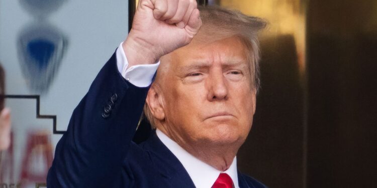 Трамп: пора принимать решения по урегулированию украинского конфликта