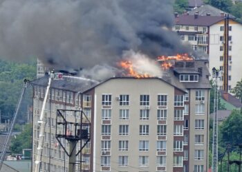 Aproape toată periferia Chișinăului și o parte din străzile capitalei au rămas fără curent din cauza unui incendiu puternic în Durlești