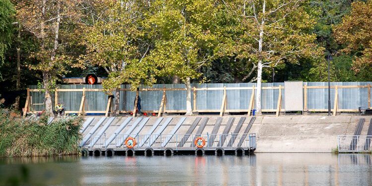 Опасные предметы, извлеченные из воды во время подготовки пляжа к лету