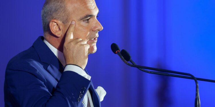 Rareș Bogdan o acuză pe Maia Sandu pentru eșecul lui Crin Antonescu în Moldova: Abia aștept să-i bat obrazul, noi i-am sprijint în toate modurile!