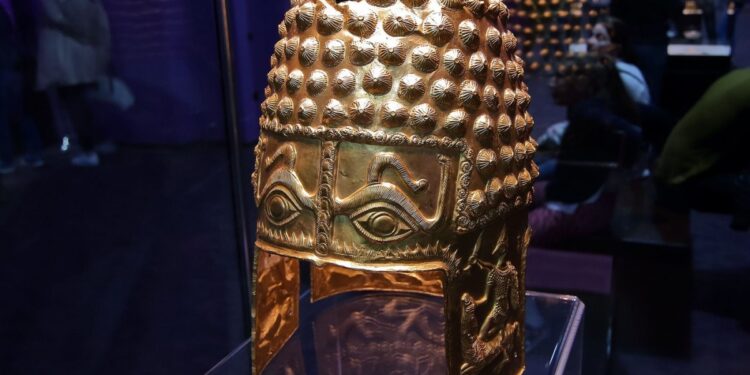 Furtul tezaurului dacic din Muzeul Drents a fost comandat din România, scrie presa olandeză