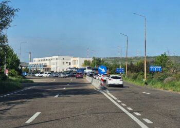 Trafic intens la ieșirea din Moldova prin PTF Leușeni