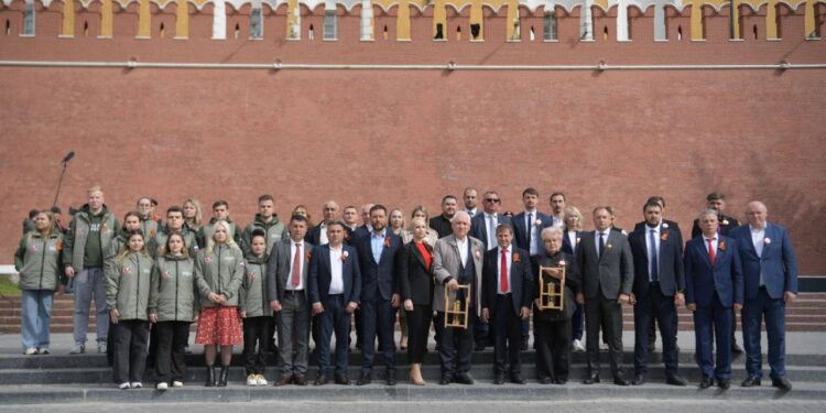 Частицу Вечного огня доставили из Москвы в Кишинев