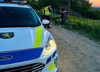 Un copil de 3 ani, găsit singur lângă un canal în Cantemir