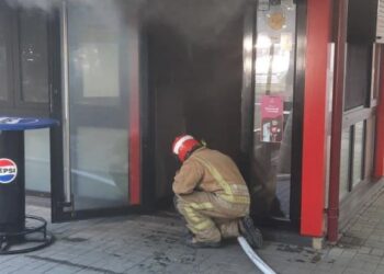 Incendiu într-un local de tip Fast Food din Capitală: peste 30 de persoane evacuate
