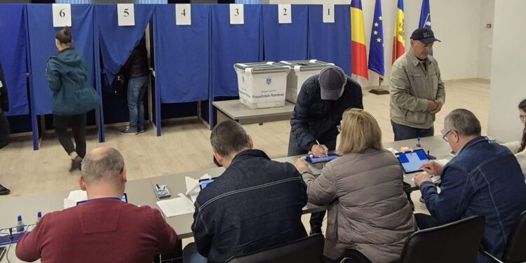 Второй тур президентских выборов в Румынии: Более 63 тысяч человек проголосовали в Республике Молдова
