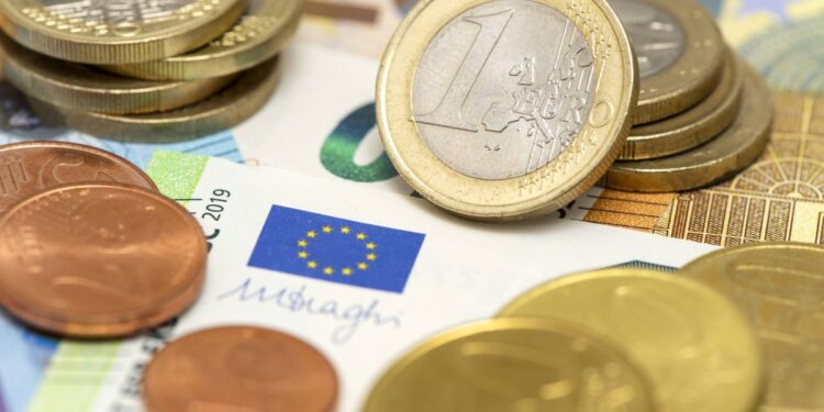 UE urmează să aprobe candidatura Bulgariei la euro. Când ar putea Sofia să treacă la noua monedă