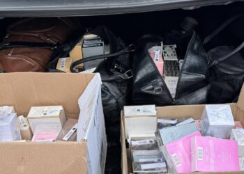 Bagaj cu aromă: Un șofer, nevoit să dea explicații polițiștilor de frontieră