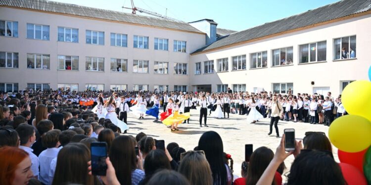 Когда прозвучит последний звонок в школах Кишинёва