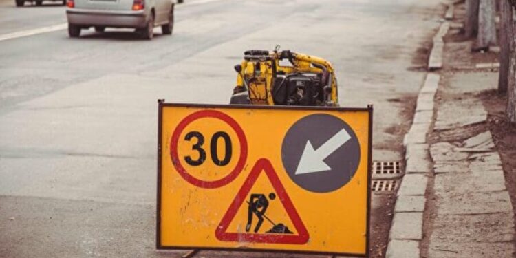 На улицах Константина Стере и Василе Лупу в Кишиневе начали укладывать асфальт: движение транспорта перекрыто