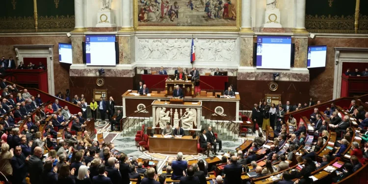 Parlamentul francez se pregătește să voteze o lege care permite sinuciderea asistată și, în anumite cazuri, eutanasia