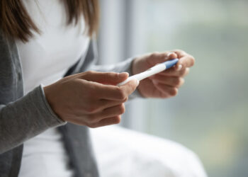 Врачей из Петербурга обвинили в продаже детей из-за ЭКО для суррогатных матерей