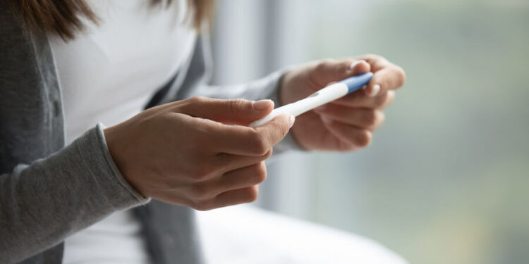 Врачей из Петербурга обвинили в продаже детей из-за ЭКО для суррогатных матерей