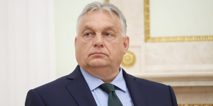 Премьер Венгрии заявил о крахе антироссийской стратегии Запада