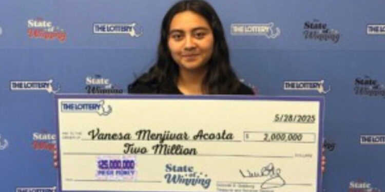 Размер текста А А А Отец подарил дочери лотерейный билет, который принес ей $2 млн