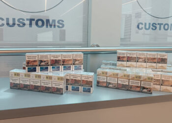 Peste 300 de pachete de țigări, descoperite în bagajele unor călători spre Londra