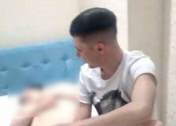 Народный адвокат призывает проверить подлинность скандальной фотографии с активистом PAS