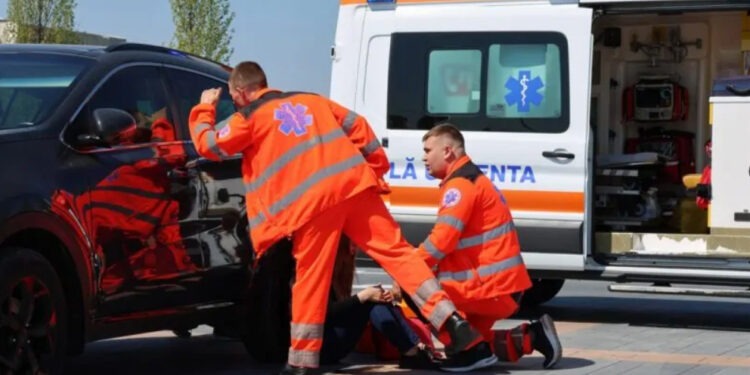 Дети, заблокированные в машинах, спасены экипажами службы 112. Власти предупреждают: «Не оставляйте детей без присмотра в автомобилях»