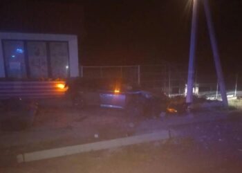 Пьяный водитель врезался в электрический столб в Сороках