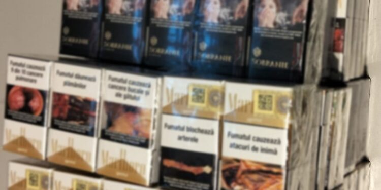 170 пачек сигарет, не задекларированных, обнаружены в багаже пассажира, вылетавшего в Лондон