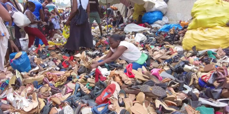 Быстрая мода убивает природу: выброшенной одежды мировых брендов стало слишком много