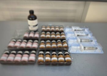 В аэропорту у одной из пассажирок нашли ампулы с ботулотоксином