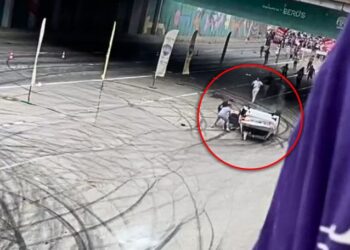 В Кишиневе на соревнованиях по дрэг-рейсингу перевернулся автомобиль BMW: пострадала участница заезда