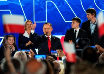 Навроцкий победил на президентских выборах в Польше