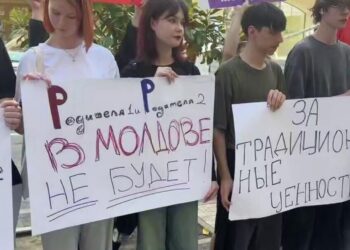 «Кишинев — не для гей-парадов». Протест молодежного крыла Блока «Победа» у представительства ЕС | VIDEO