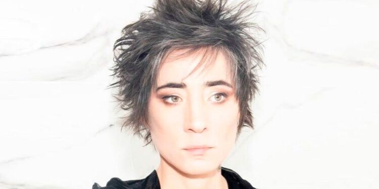 Певица Земфира накопила долгов в России. О какой сумме идет речь?