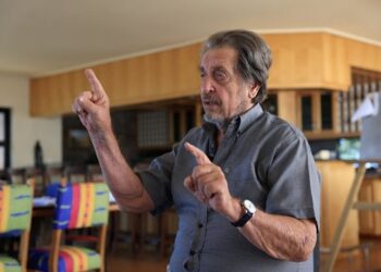 Приехавший в Москву отец Маска назвал Путина впечатляющим человеком