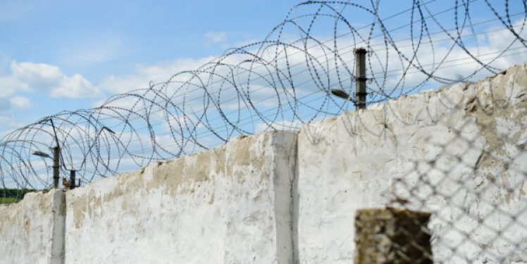 Trafic de droguri din detenție: Un bărbat va mai sta 10 ani în închisoare