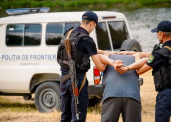 Ajuta turci să treacă ilegal frontiera: Bărbat din sudul țării, reținut