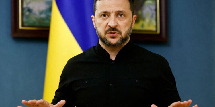 «Это дело мое и Путина»: Зеленский запретил делегации Киева обсуждать с РФ территории