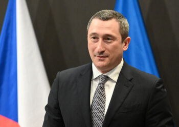 Соратники Зеленского «сбежали» за границу: крупный скандал на Украине