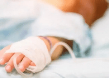 „O nouă șansă la viață”: Un copil de un an a primit un transplant de ficat de la un donator care i-a văzut cazul la televizor