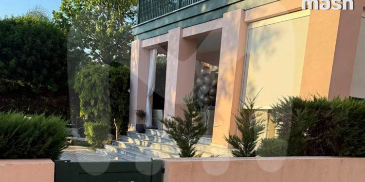 Появились фото особняка Пугачевой и Галкина на побережье Средиземного моря