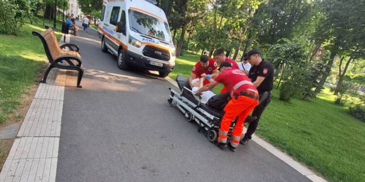 Bărbat prăbușit în Parcul Catedralei, salvat de carabinieri