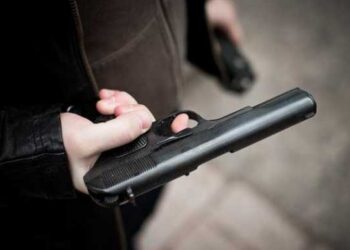 Legea armelor, revizuită după valul de critici: Fără scutiri pentru demnitari, reguli stricte pentru toți |VIDEO