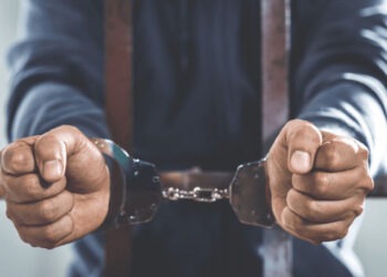 Condamnare în dosarul falsificării de acte: Liderul grupării, trimis după gratii