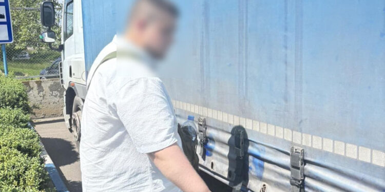 Plan de trecere ilegală dejucat la frontieră: 2.000 de dolari pentru un drum ascuns