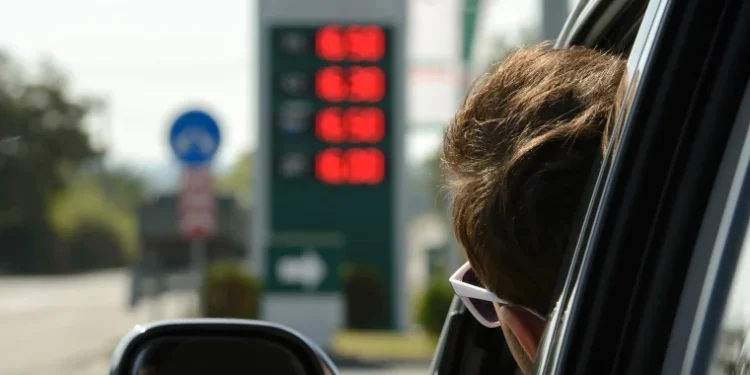 Ce se va întîmpla cu prețurile la carburanți în Moldova în weekend