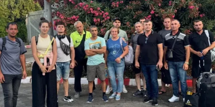 12 moldoveni, evacuați din Israel prin Egipt cu sprijinul ambasadei