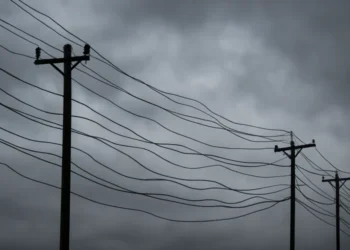 Atenție, vânt puternic! Risc de avarii și întreruperi de curent